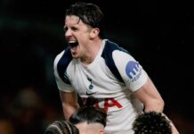 Die englische Trainerlegende bietet an, Tottenham zu retten – hat das Rezept!