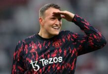Der ehemalige Manchester-United-Gigant Phil Jones bekommt eine weitere große Chance als Trainer