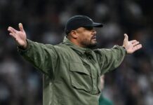 Bayern München stimmt einem blitzschnellen Linksverteidiger zu – weigert sich jedoch, die Forderungen nach 65 Millionen Euro