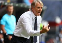 Reporter Roberto Mancini bekommt den Aufräumauftrag in Italien