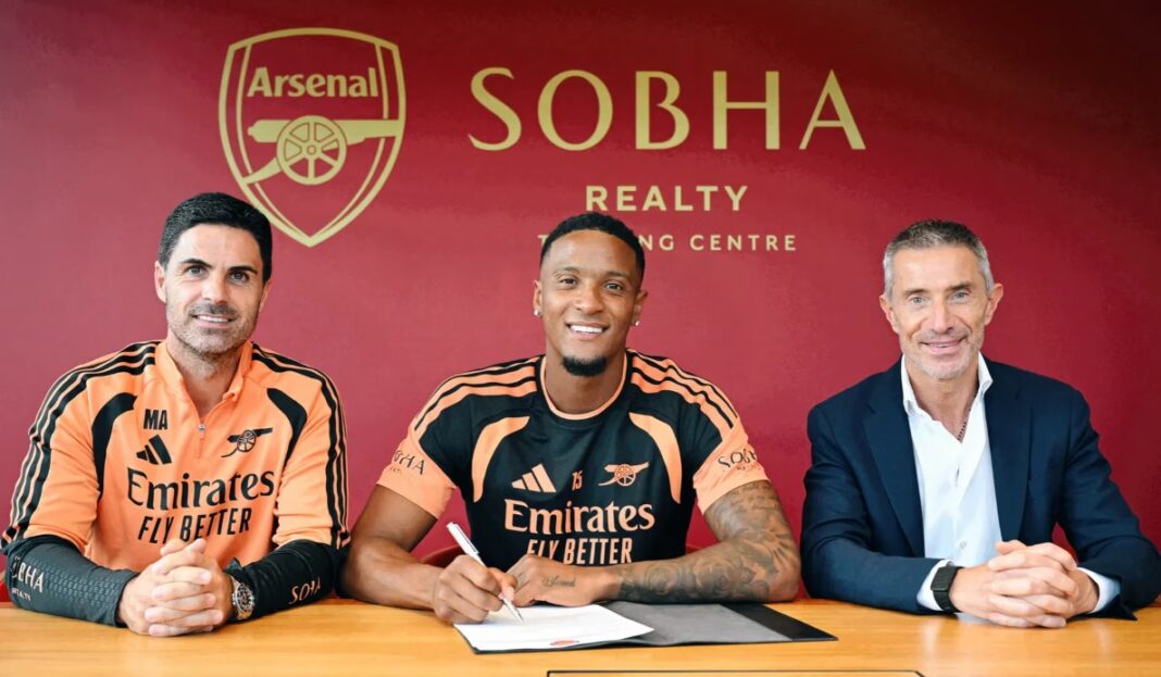 Ezri-Konsa-signerer-Arsenal.jpg