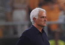 Jose Mourinho verliert, schlägt sich auf die Lippe – tut dann aber etwas sehr Ungewöhnliches
