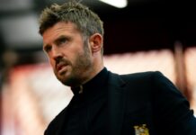 Berichtet, dass Michael Carrick bei Manchester United wie gewohnt läuft!